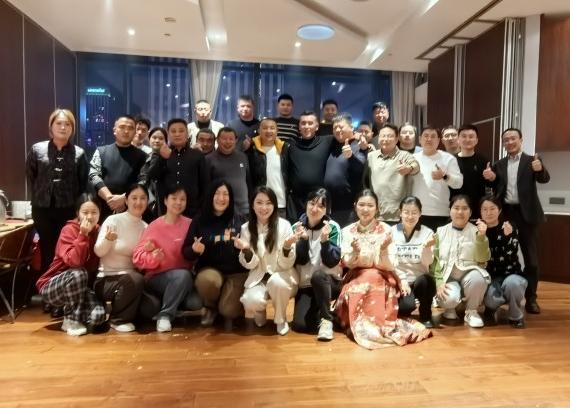 為夢(mèng)想-不止步，山東擇立集團(tuán)2025年會(huì)盛典圓滿(mǎn)落幕